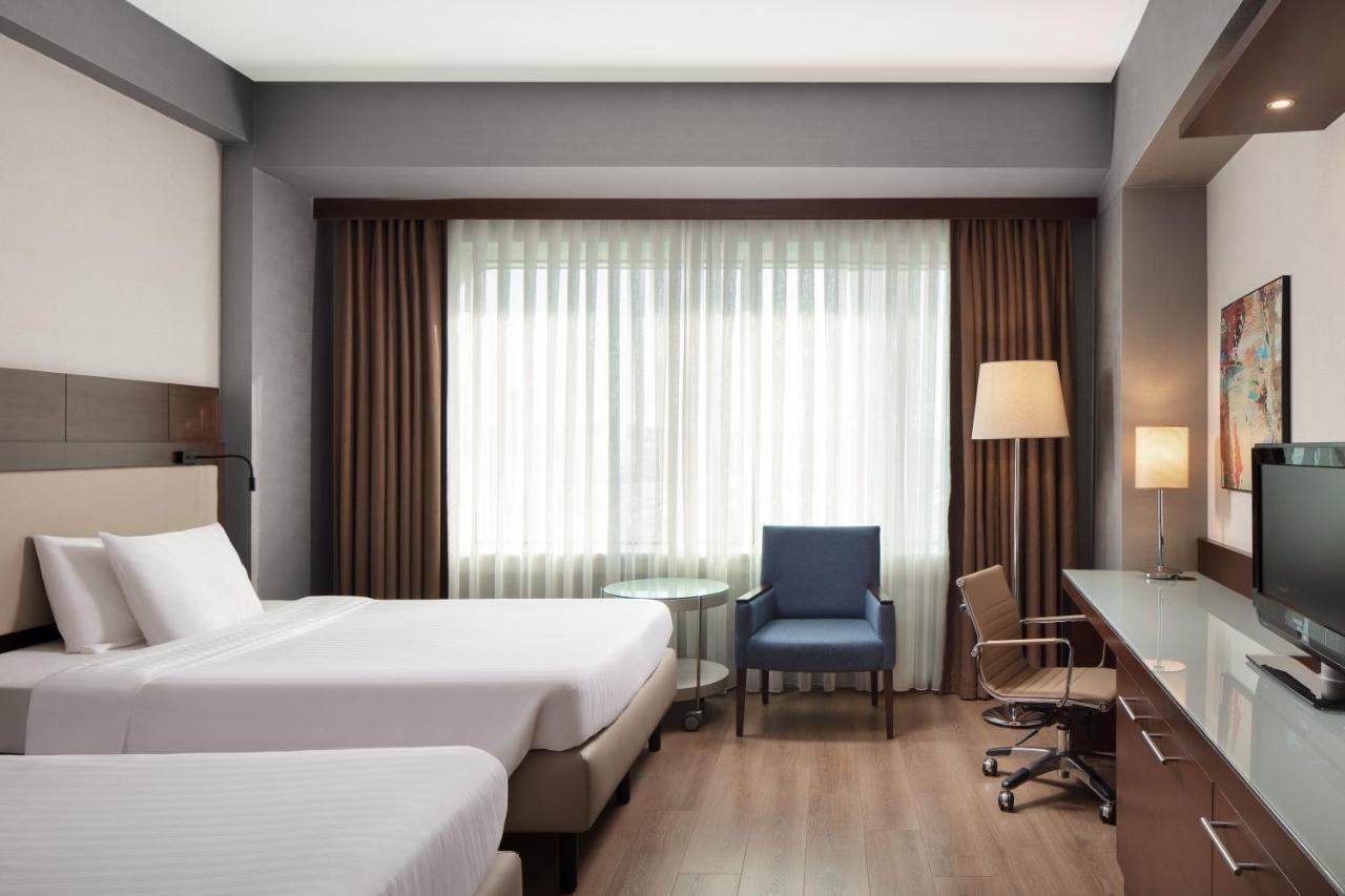Delta Hotels By Marriott Istanbul West Exterior foto