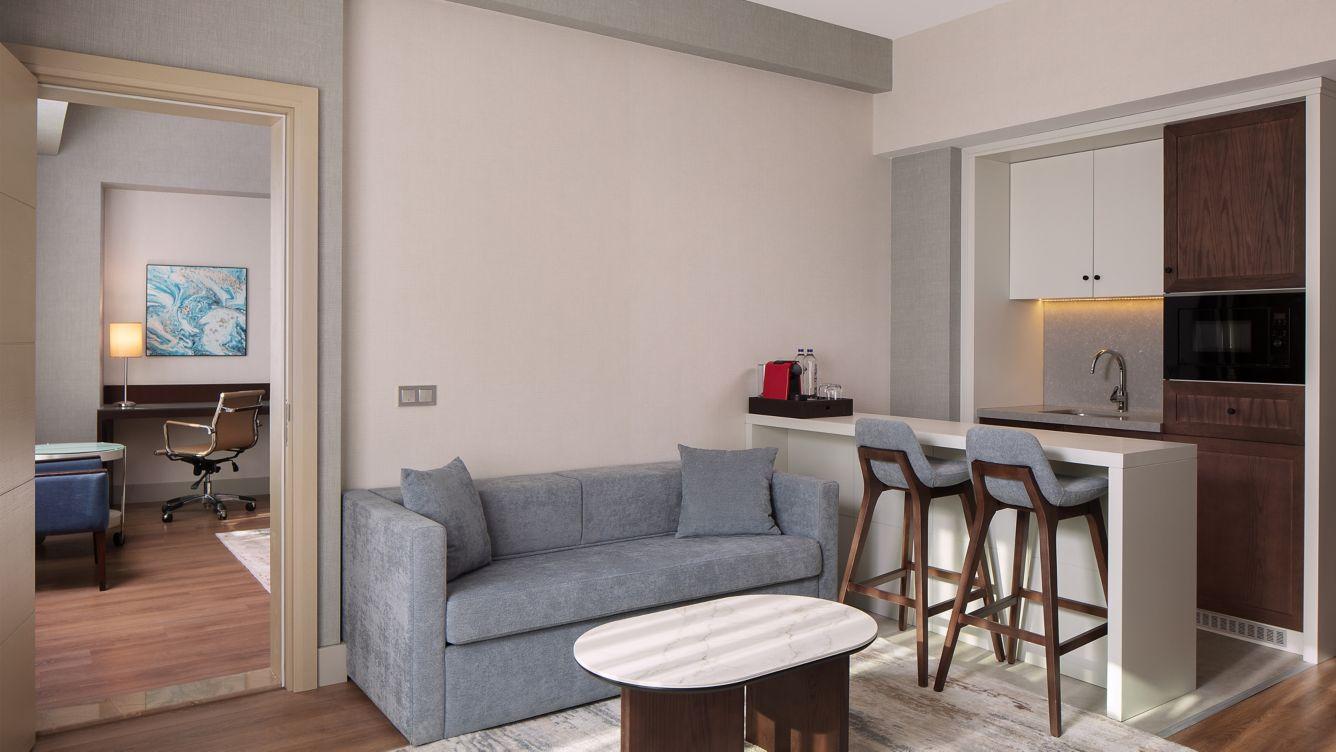 Delta Hotels By Marriott Istanbul West Exterior foto