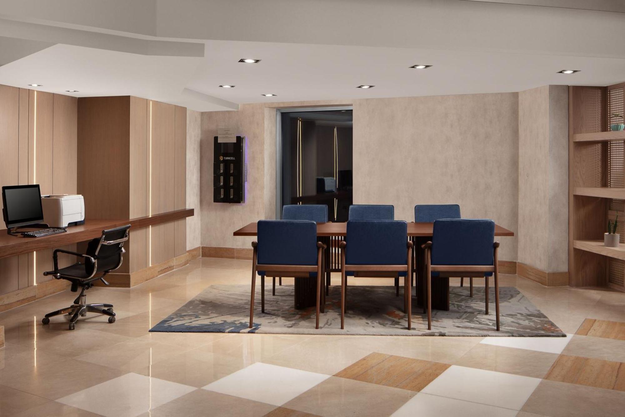 Delta Hotels By Marriott Istanbul West Exterior foto