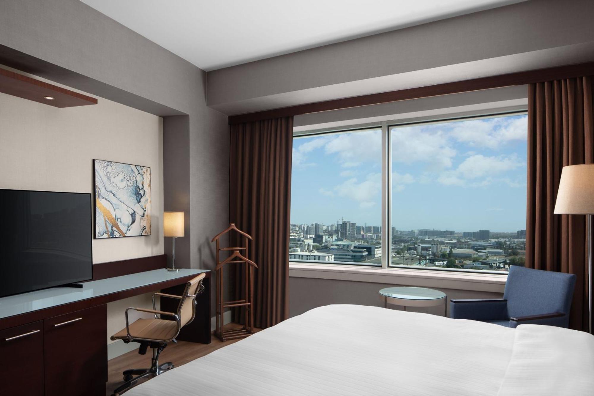 Delta Hotels By Marriott Istanbul West Exterior foto