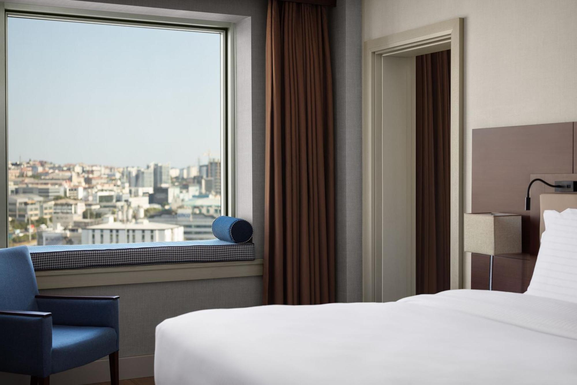 Delta Hotels By Marriott Istanbul West Exterior foto