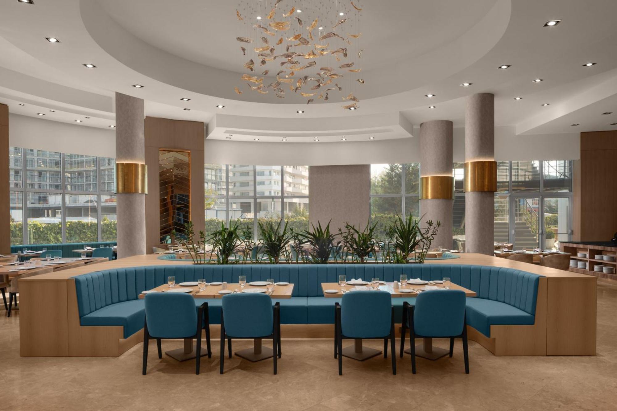 Delta Hotels By Marriott Istanbul West Exterior foto