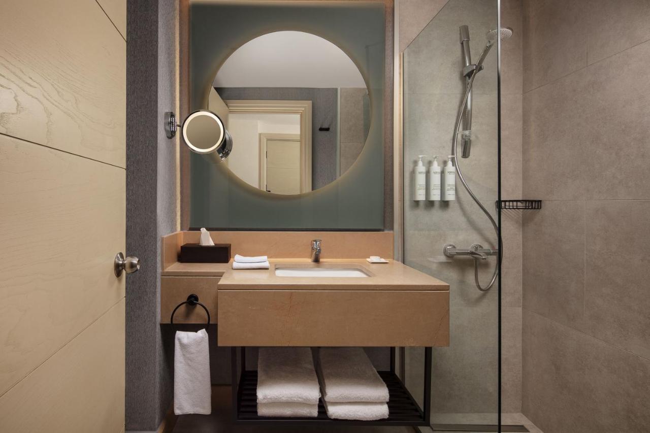 Delta Hotels By Marriott Istanbul West Exterior foto